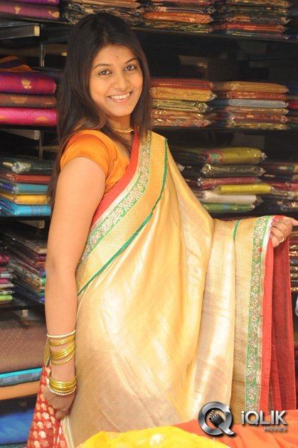 Kavya-Kumar-at-Hrudaya-Kaleyam-Success-Meet